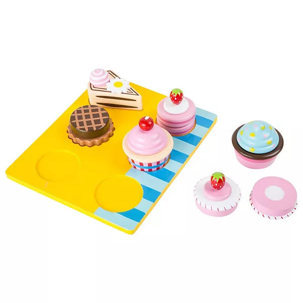 Wooden Cupcakes And Cake Cutting Set